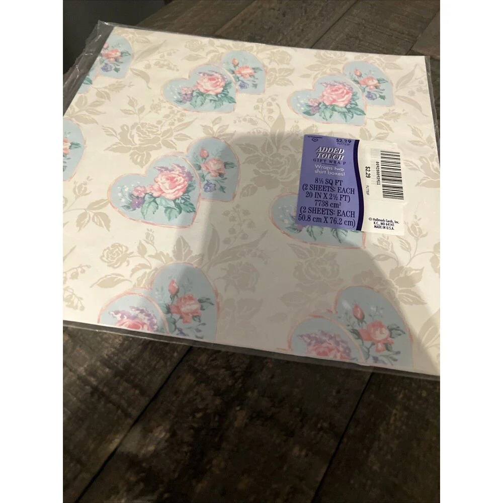 Vintage Ambassador Hallmark︱ Theme Gift Wrap ︱Hearts︱Hallmark︱Added Touch︱Love